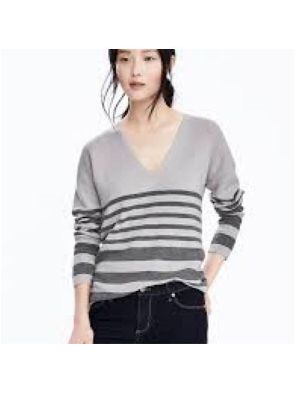 BANANA REPUBLIC Gray Striped VEE PULLOVER V-Neck Merino Wool Sweater - Picture 1 of 16